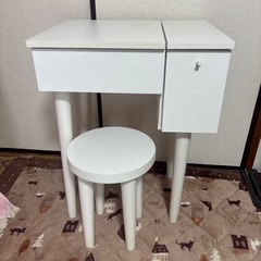 お話し中です。収納ドレッサーの画像
