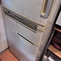 冷蔵庫（現在利用中なので、受け渡しは別途調整）の画像