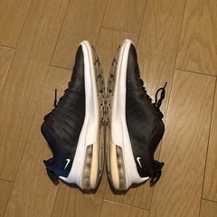 NIKEエアマックスアクシス 24.5cm★辻堂まで！の画像
