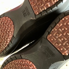 黒い靴23.5の画像