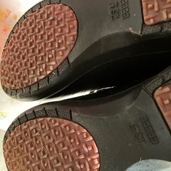 黒い靴23.5の画像