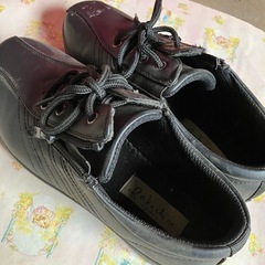 黒い靴23.5の画像