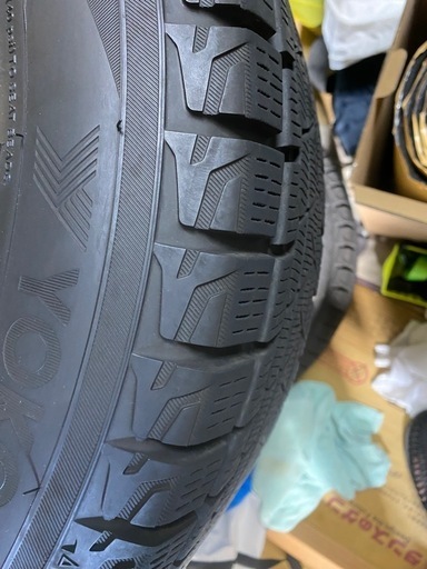 ホイール付きSUVスタッドレスタイヤ2020年製