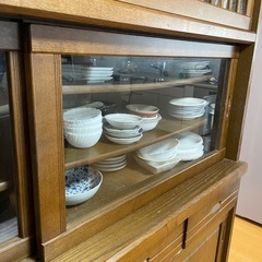 食器棚の画像