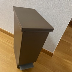 ゴミ箱の画像