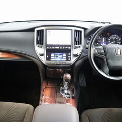 ✨🎉【車を買うなら今が超チャンス！】🎉✨ オトロン岐阜店イチオシ！大人気の『トヨタ クラウン ロイヤルサルーン』登場🎊最大10万円がお得🎊 期間限定キャンペーン実施中！の画像