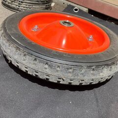 【2個セット】【中古】一輪車用ノーパンク・クッションタイヤ PAT 特H-08　360x235x72の画像