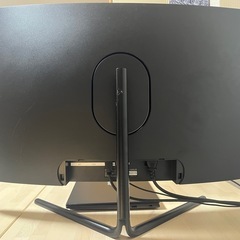 32インチ湾曲ゲーミングモニターの画像