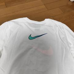 ほぼ未使用 NIKE ナイキ Tシャツ Sサイズの画像