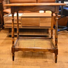 ●近郊格安配送(^^♪●カリモク　コロニアル　サイドテーブル　中古品●相模原　横浜　神奈川●花台　コンソール　TEL/FAX台　電話台●の画像