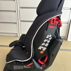 エールべべ チャイルドシート ブラック の画像