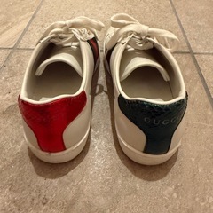 GUCCI レディーススニーカーの画像