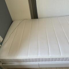 セミダブルベッドマットレス付きの画像