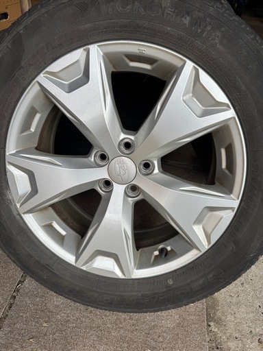 スバル　純正ホイール　　アルミホイール　フォレスター　225/60R17 99H