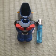 マジンガーZライターケース 約７cmです。 ライターはもうオイルが入っていないので、他で購入して入れ替えてください。 マジンガーZのライターケース、ユニークなデザインでコレクションにも最適。の画像
