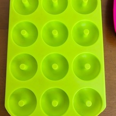 シリコン 製氷皿とクッキー型取りの画像