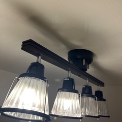 【美品】モダンデコ LEDシーリングライト 4灯 黒（リモコンなし・電球2個切れ）の画像