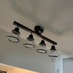 【美品】モダンデコ LEDシーリングライト 4灯 黒（リモコンなし・電球2個切れ）の画像