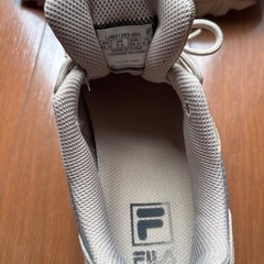 フィラ スニーカーの画像