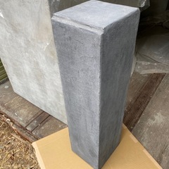 モルタル ディスプレイテーブル｜空間作りの画像