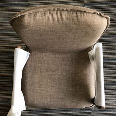 ☆【未使用品】座椅子 脚付き 立ち上がり楽々 ゆったりサイズ  ワイドサイズ チェア ブラウン 座面高さ27㎝ インテリア(NF250805)517-116の画像