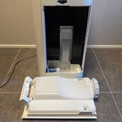 シャープ KI-JS50-Wプラズマクラスター加湿空気清浄機　2019年製の画像