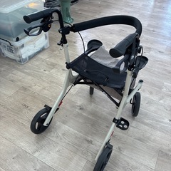 シニアカー　手押し車　買い物　外出の画像