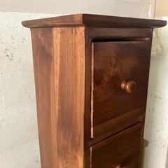 ②細長い棚の画像