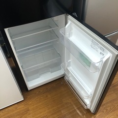 Hisense 2ドア冷蔵庫　120L 2022年製　前脚片方欠品　HR-B12J1B 【トレファク　川越店】の画像