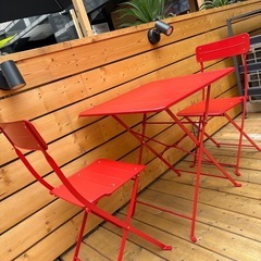 IKEA アウトドアテーブルチェアセット　赤の画像