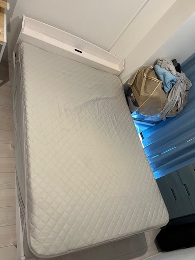 ダブルベッド(マットレス付き)