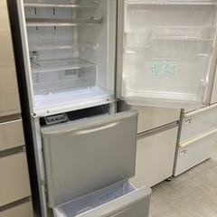 取りに来れる方限定！SHARP（シャープ）の３ドア冷蔵庫です！の画像