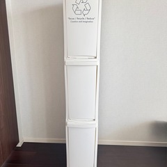 ほぼ未使用　ペダル式ゴミ箱　3段の画像