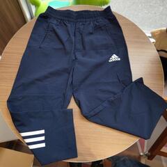 アディダス　サイズ140　スポーツジャージ👖🙋🚲