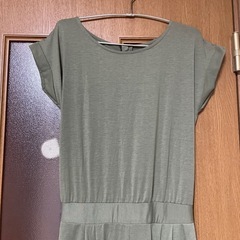 美品！カーキー オールインワン 後ろファスナーの画像