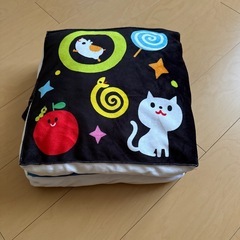 クッション、ハーフパンツ２種の画像