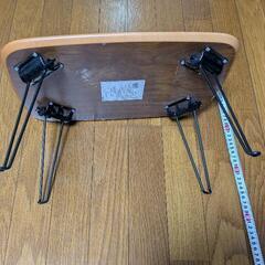 折りたたみテーブルの画像
