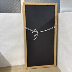 木枠の鏡の画像