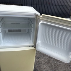 シャープ冷蔵庫　135L　レトロ　ヴィンテージ
の画像