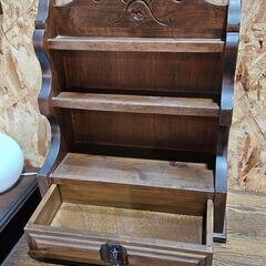 E5【ウォールラック】ウォールシェルフ 飾り棚 木製 W52cm H65cm アンティーク調 カントリー インテリア 壁掛け収納の画像
