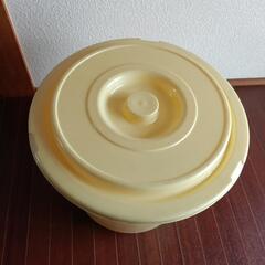 蓋付き漬物樽の画像
