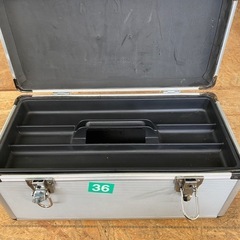 鍵付工具ボックスの画像