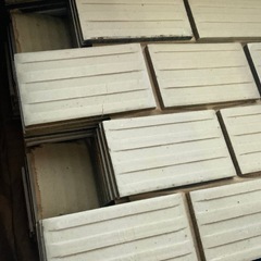 【建材屋在庫品】 ニット― 磁器質施ゆう外装ユニットタイル ■ニュー小口■ライン■KTK- ■残数19シート /300×300mmの画像