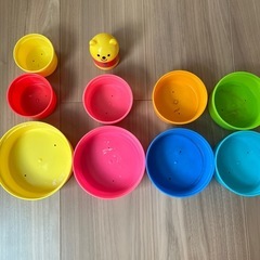 Combi コップがさね　知育玩具　くまさん　積み重ね　カップの画像