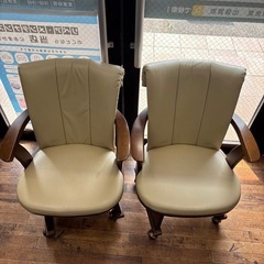 大特価‼️FUJI FURNITURE 八角形 ダイニングテーブル チェア2脚付きの画像