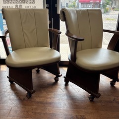 大特価‼️FUJI FURNITURE 八角形 ダイニングテーブル チェア2脚付きの画像