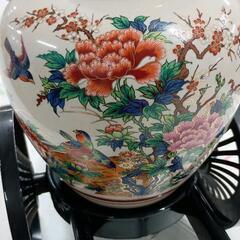 0805-106 九谷焼 御所車付き　花器・花瓶九谷焼の画像