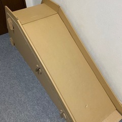 ダンボール　滑り台の画像