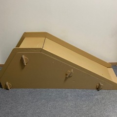 ダンボール　滑り台の画像