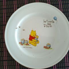 プーさんのお皿の画像